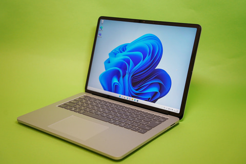 笠原一輝のユビキタス情報局旧VAIO Zを彷彿とさせる「Surface Laptop Studio」の仕掛け。ペン対応&GPU搭載で最高峰の2in1  - PC Watch