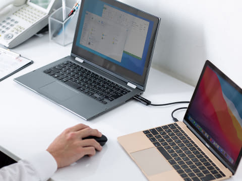 サンワサプライ 2台のpcをusbで繋ぎ データやキーボード マウスを共有できるケーブル Pc Watch