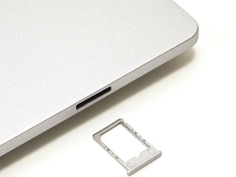 Hothotレビュー 今なら13万円台 985gでcore I7搭載のマウス製14型モバイルノート Daiv 4p は質実剛健のデキ Pc Watch