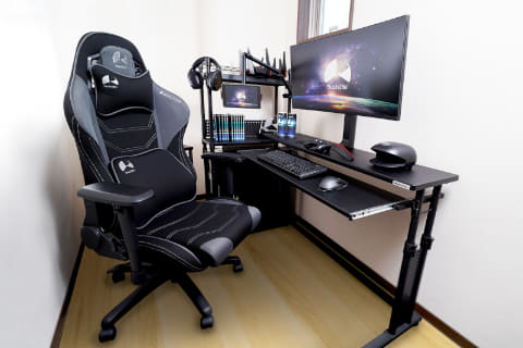 Bauhutte スライダー式で奥行きを抑えたデスク 小さめの部屋にも好適 Pc Watch