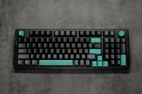 テンキー付きだがテンキーレス並みのコンパクトさを実現したメカニカル