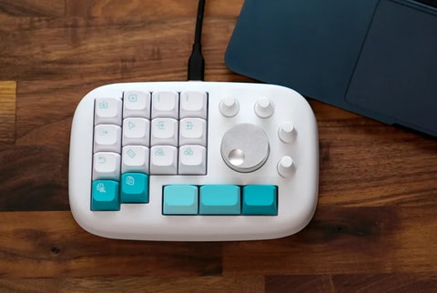 複数のつまみやキーを備え、iPadでも使える左手用デバイス - PC Watch