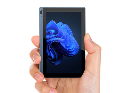 5.5型ディスプレイを搭載し、単体でも使えるミニPC - PC Watch