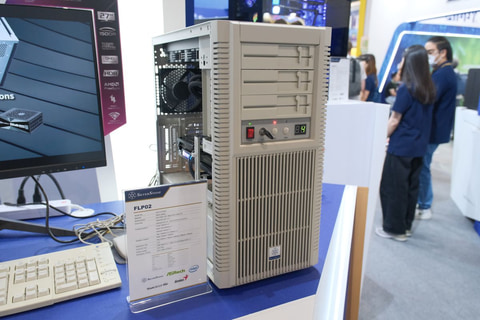 SilverStoneのレトロ風PCケース、第2弾はタワー型 - PC Watch