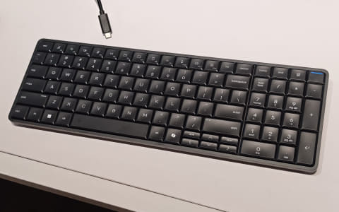 キーボードに見えて実はPC！Ryzen+バッテリ搭載の「HP EliteBoard G1a