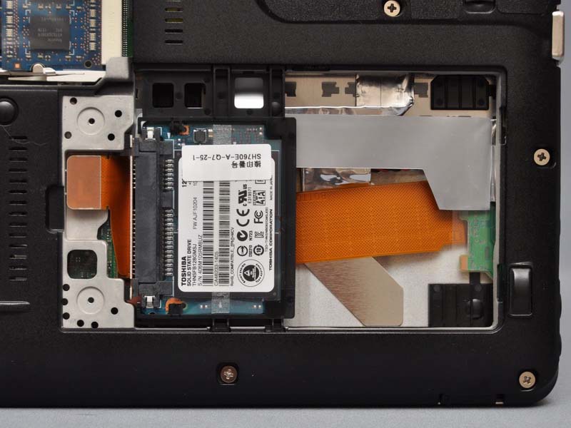 画像 Hothotレビュー 富士通 Lifebook Sh76 E 光学式ドライブ内蔵13 3型ノートで世界最薄を実現 26 38 Pc Watch