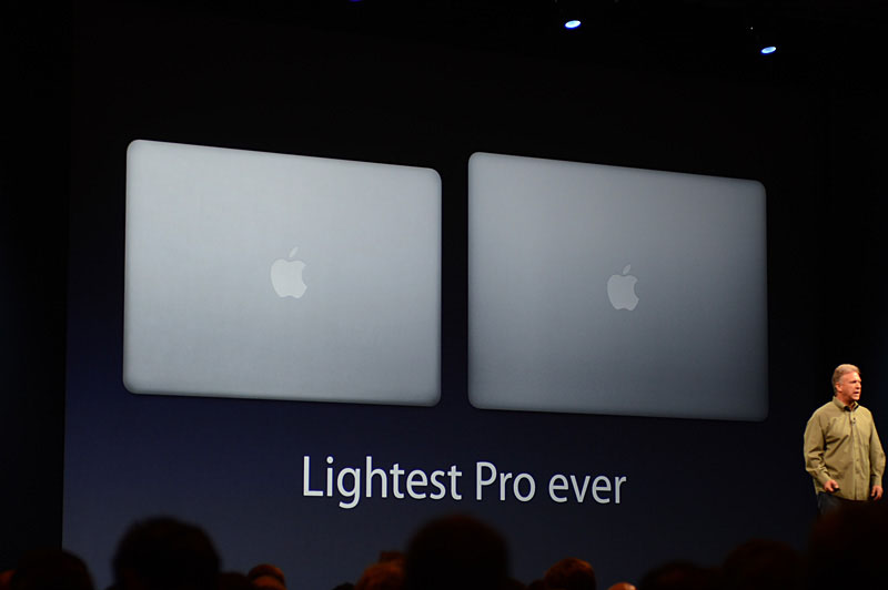 パネルの狭額縁化などで、これまでで最も軽いProモデルと紹介