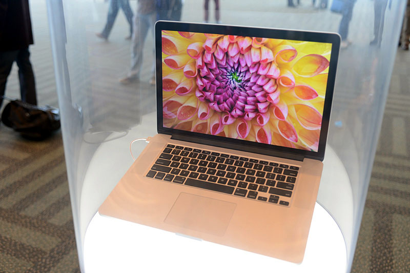 展示機はすべてアクリルの円筒に納めた形で展示されていた