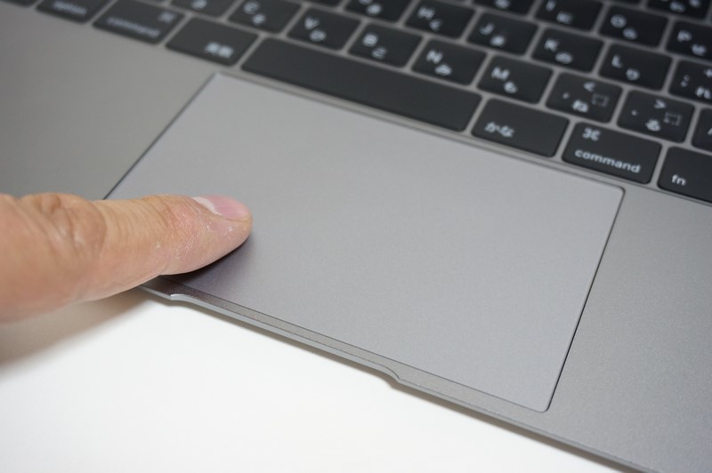 画像 Hothotレビュー Mac史上最薄最軽量を実現した Apple Macbook Usb Type C 1ポートに割り切った次世代スタンダード 22 27 Pc Watch