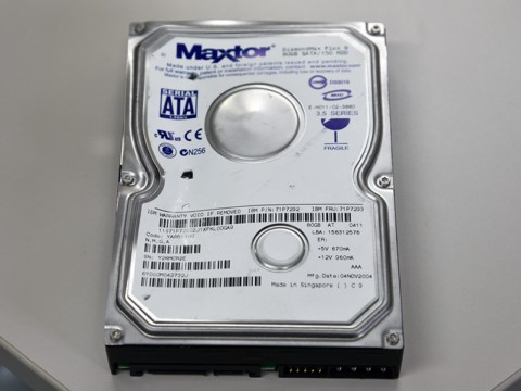 あの物理hddクラッシャーで実際にhddを破壊してきた 話題となったイラストの誕生秘話も公開 Pc Watch