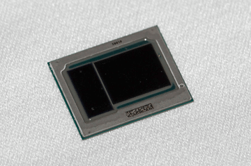 Intel、薄型ノートでクアッドコアを可能にする第8世代Core Uプロセッサ 