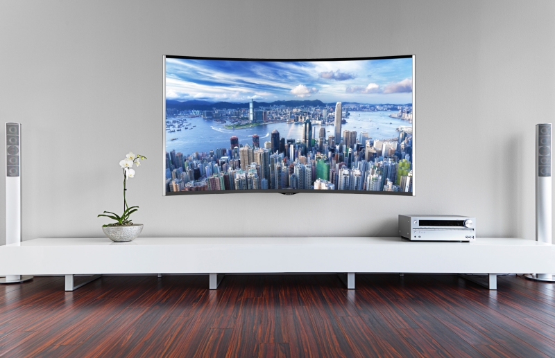 JAPANNEXT、FreeSync対応で曲面タイプの55型4K液晶 ～期間限定で10万円