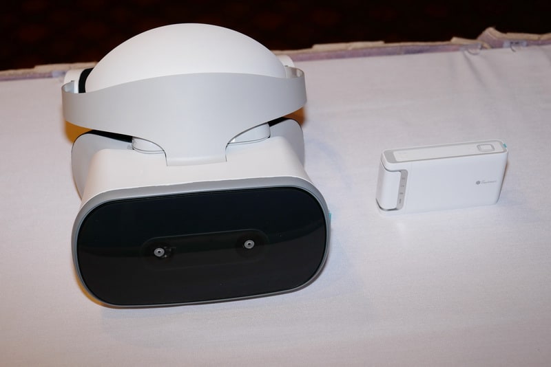 イベントレポート】実機で見るLenovoのスタンドアロンVR HMD「Mirage Solo」とVRカメラ「Mirage Camera」 - PC  Watch