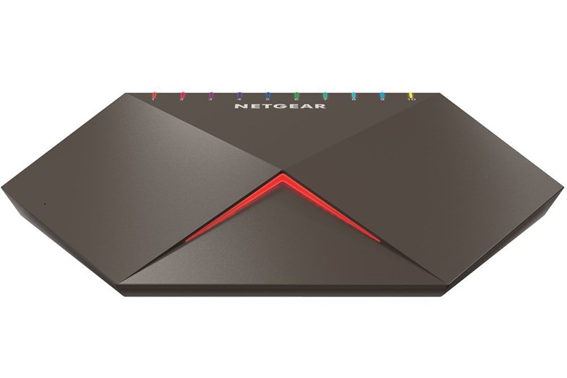 NETGEAR Nighthawk SX10（GS810EMX）10GbE対応 ネットギア、ゲーマー向けを謳う10GbE対応スイッチングハブ - PC Watch