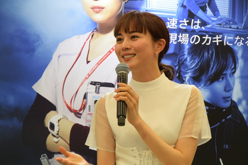 東京駅で比嘉愛未さん 浅利陽介さん登壇のレッツノートイベント 映画秘話も Pc Watch