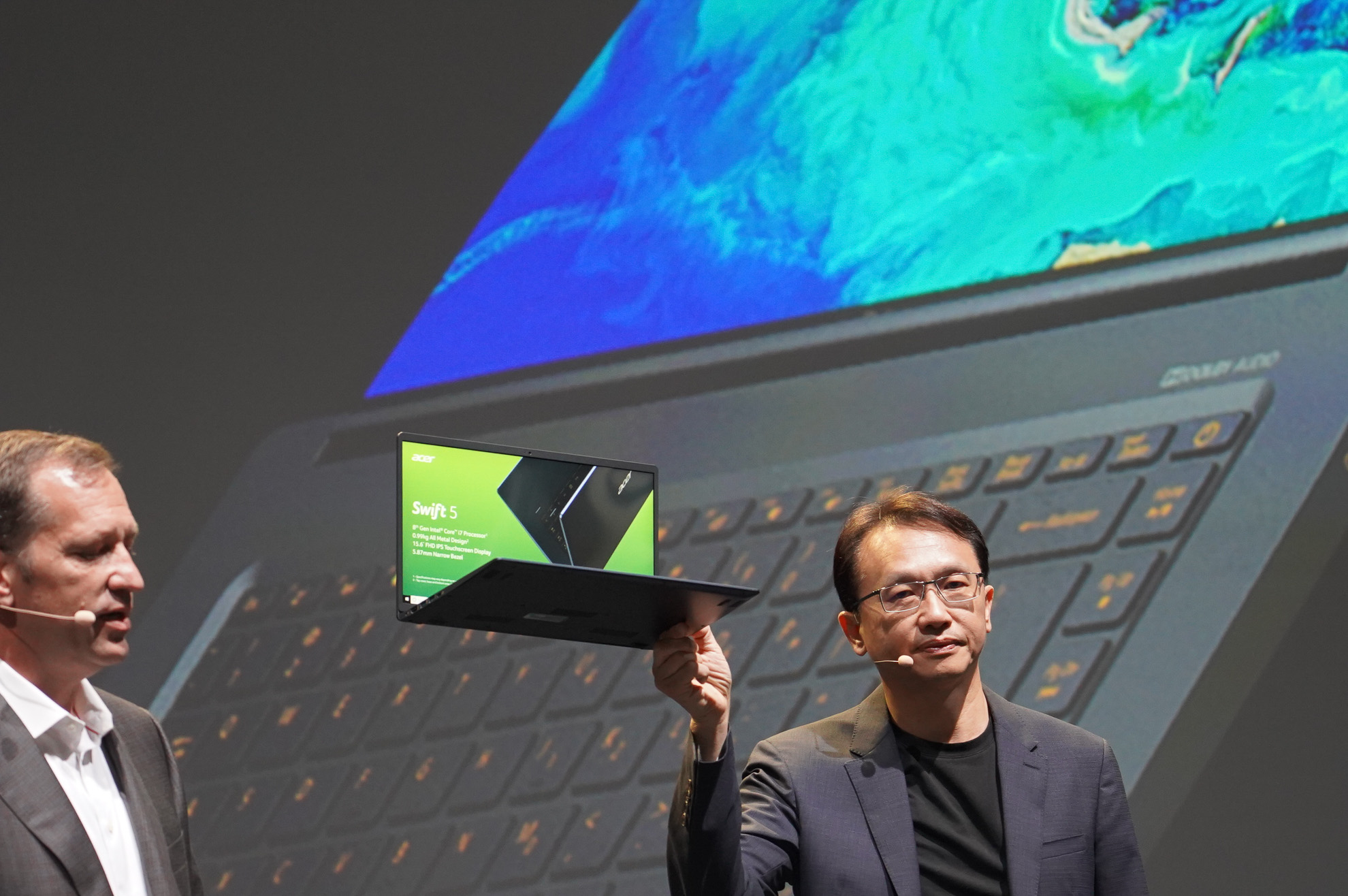イベントレポート】写真で見るAcerの最新モバイルノート。15.6型世界最