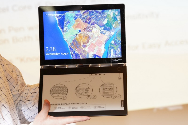 イベントレポート】Lenovo、E Inkとのデュアルディスプレイの2in1「YogaBook C930」 - PC Watch