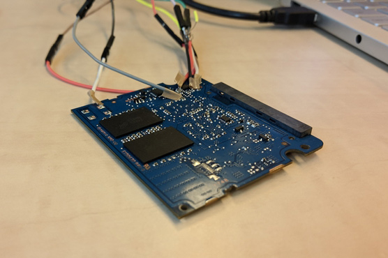美品❣️レアなエアリーブルー❤️爆速SSD☘️設定済み✨PCマニュアル付 SamsungやCrucial製SSDの暗号化機能に脆弱性 - PC Watch