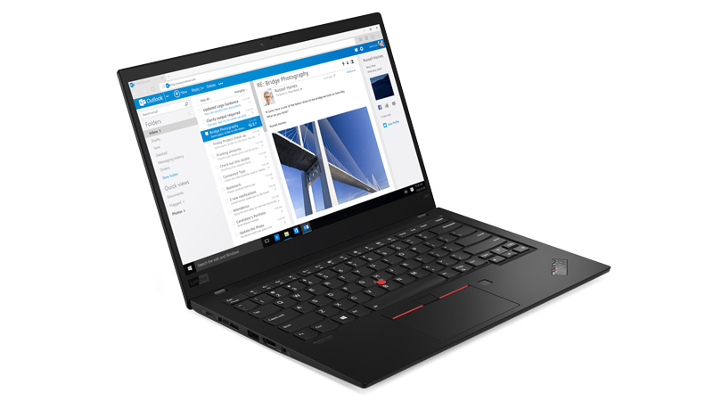 【イベントレポート】Lenovo、より薄く軽くなった「ThinkPad X1
