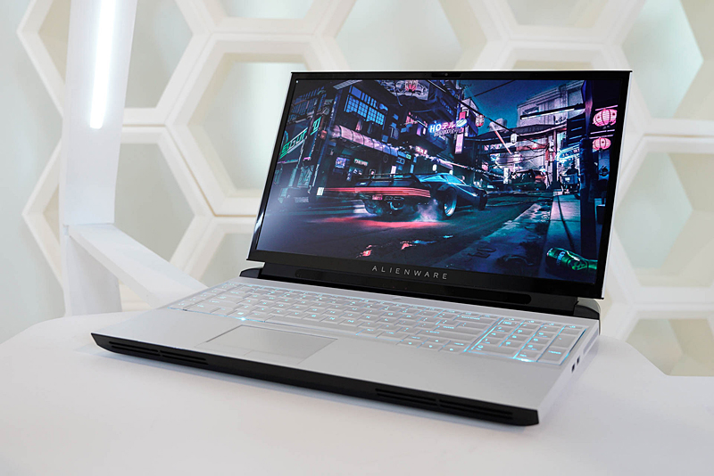 i9-9900Kとモジュール式RTX 2080搭載のゲーミングノート「Alienware