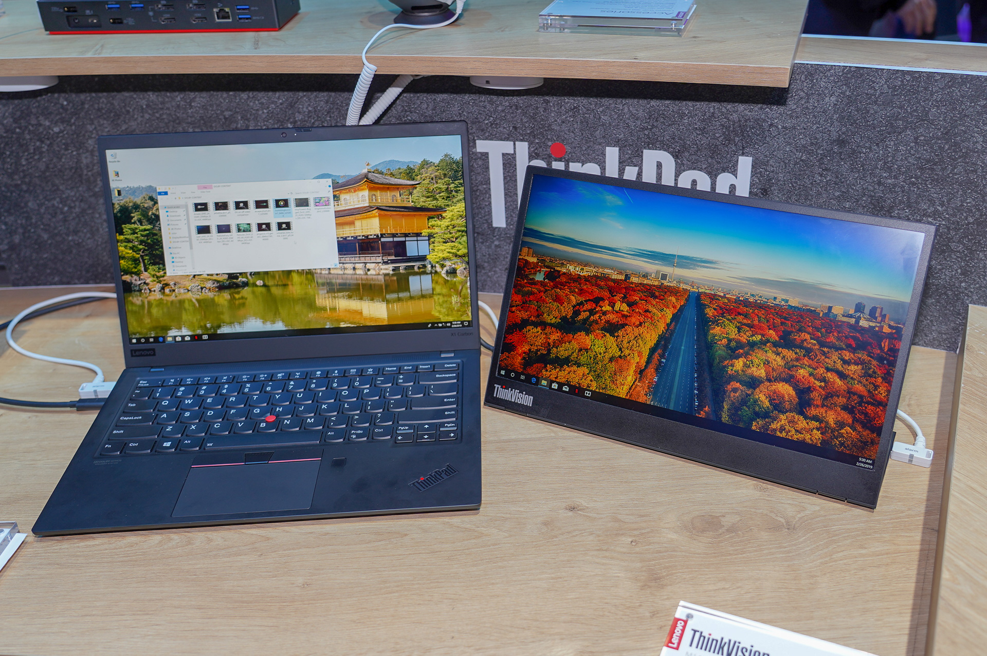 Lenovo、14型モバイル液晶や新ノートのThinkPad X390/X390 Yogaなどを 