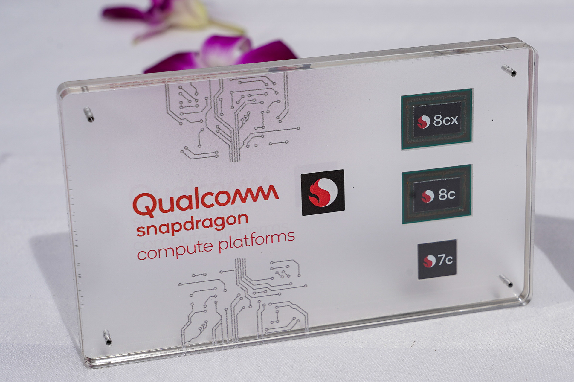 Qualcomm、Arm版Windows 10向けの廉価版Snapdragon 8c/7cを発表 - PC Watch