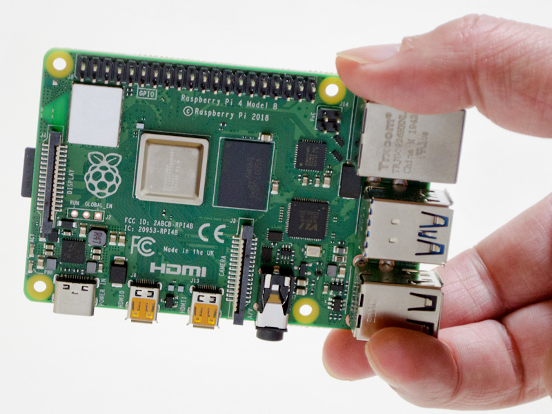 Raspberry Pi 4  Model B 4GB +モニター