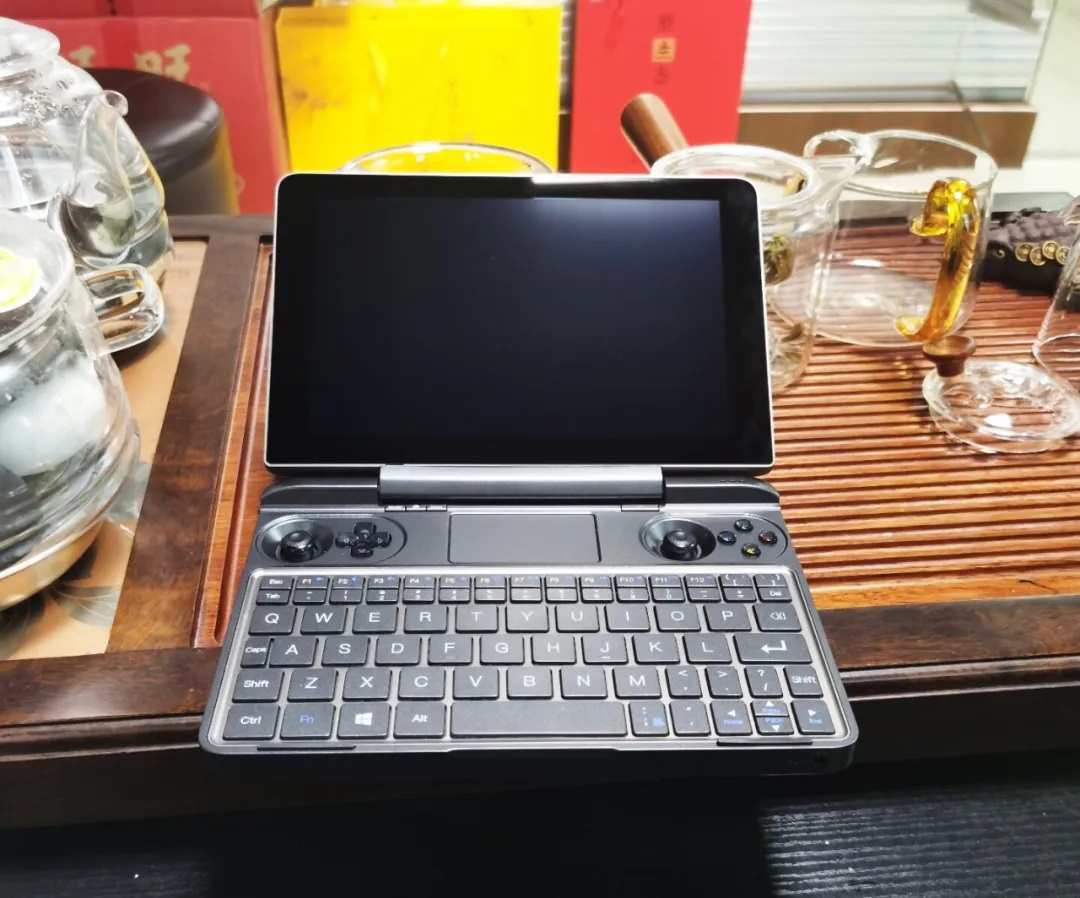 Gpd Win Max のテスト機完成 5月日に中国で予約開始 Pc Watch