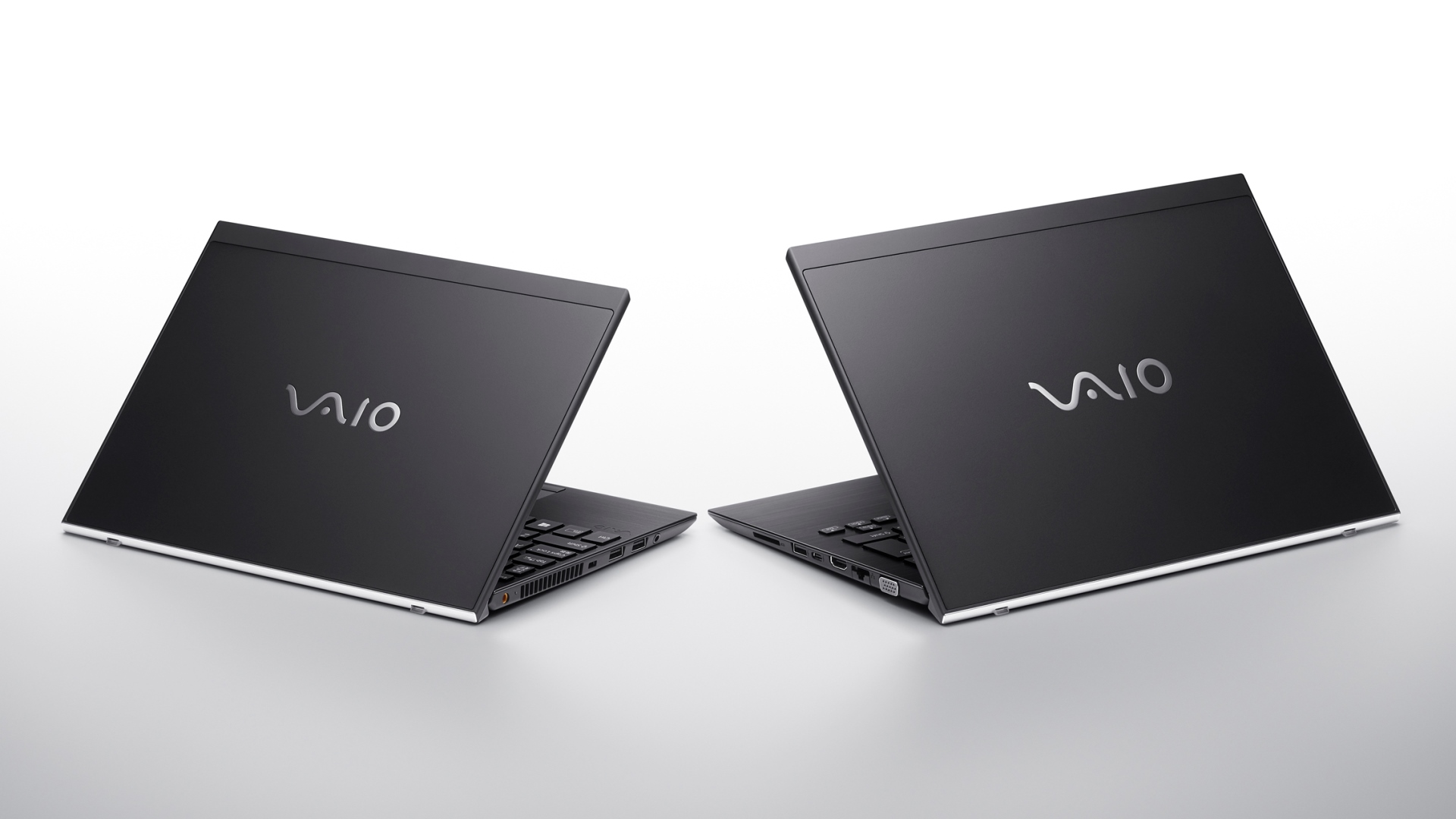 GPU性能を上げつつ駆動時間も延ばした1kg切りのモバイルノート「VAIO