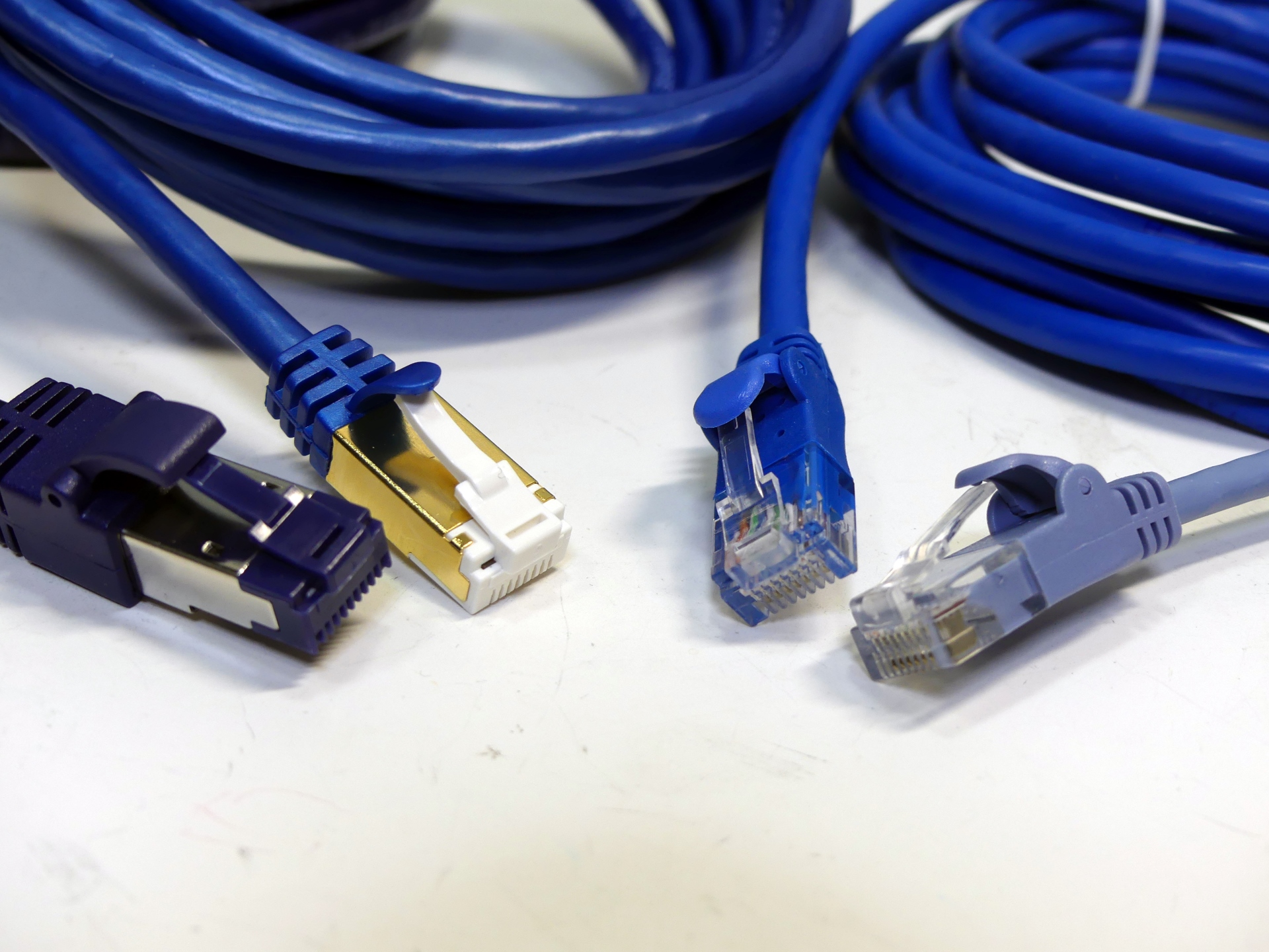 特集 よく分かるlanケーブルの選び方 Cat 6でも10gbps対応可能 Cat 8まで速度差を検証 Pc Watch