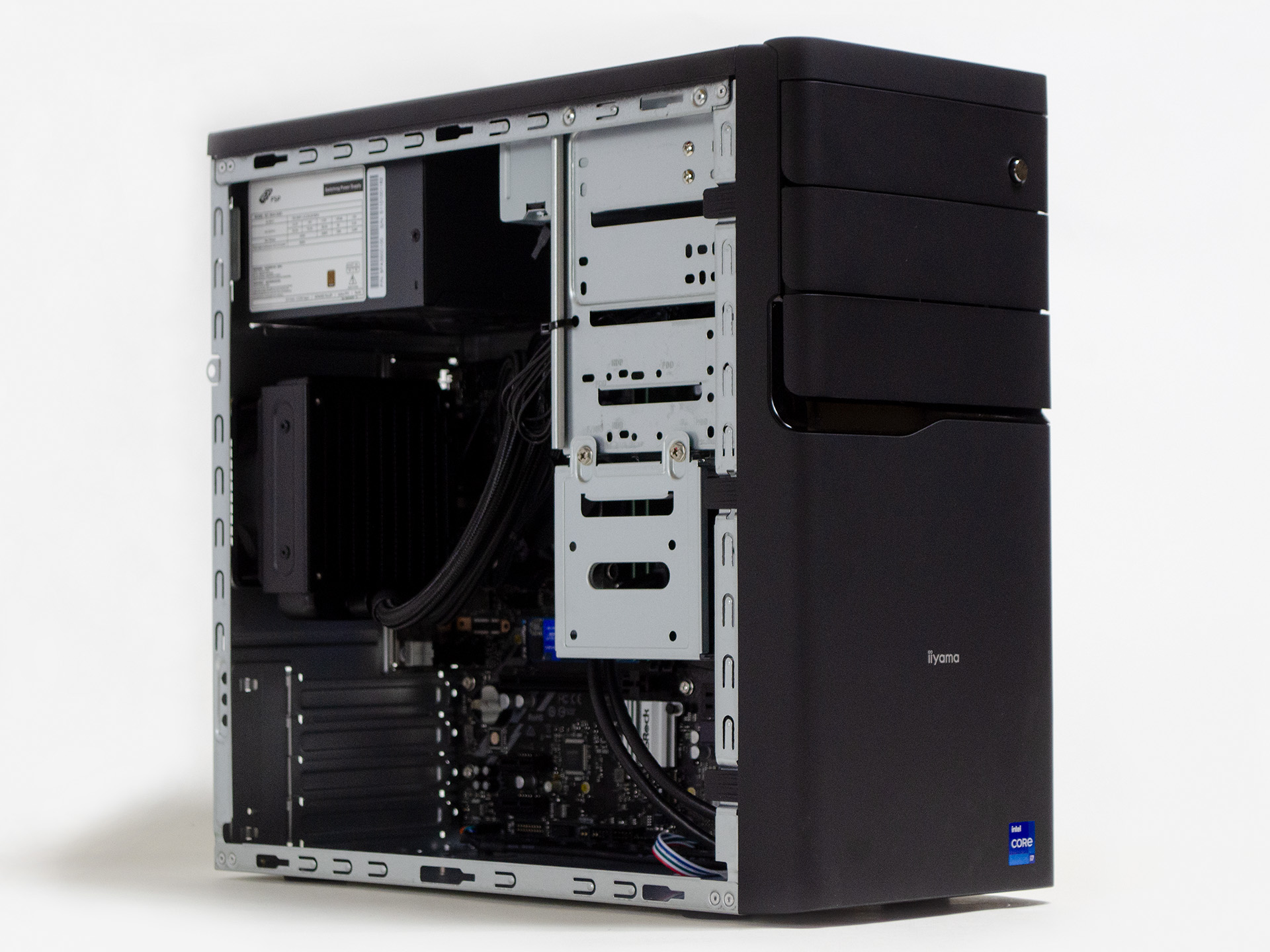 PC/タブレット デスクトップ型PC Core i7-11700搭載の水冷式ミニタワーPC「ユニットコム STYLE-M056 
