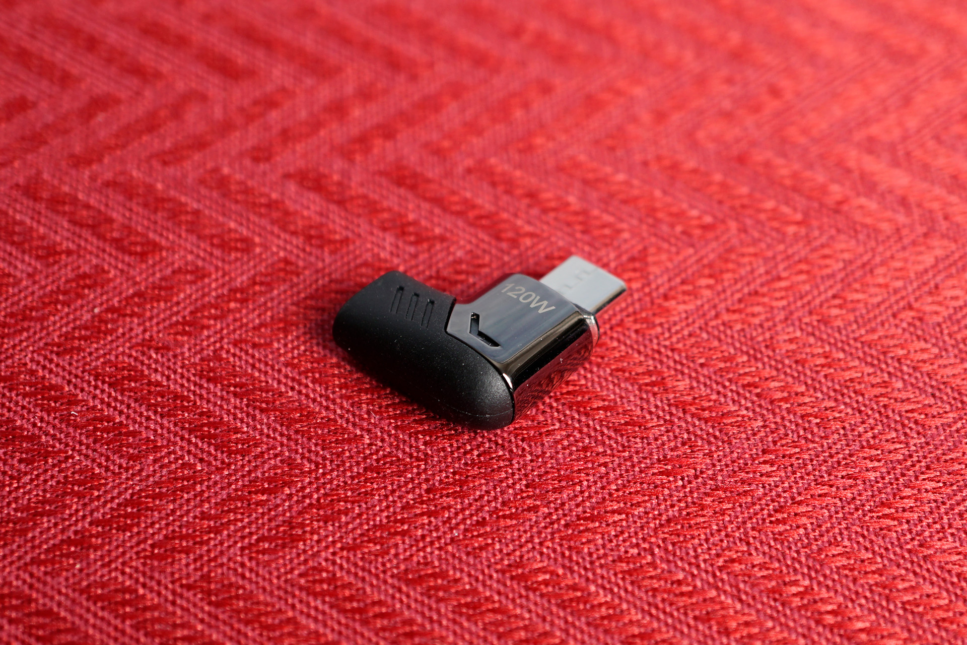 やじうまミニレビュー】USB Type-Cを磁石式コネクタに変換してくれるアダプタが便利 PC Watch