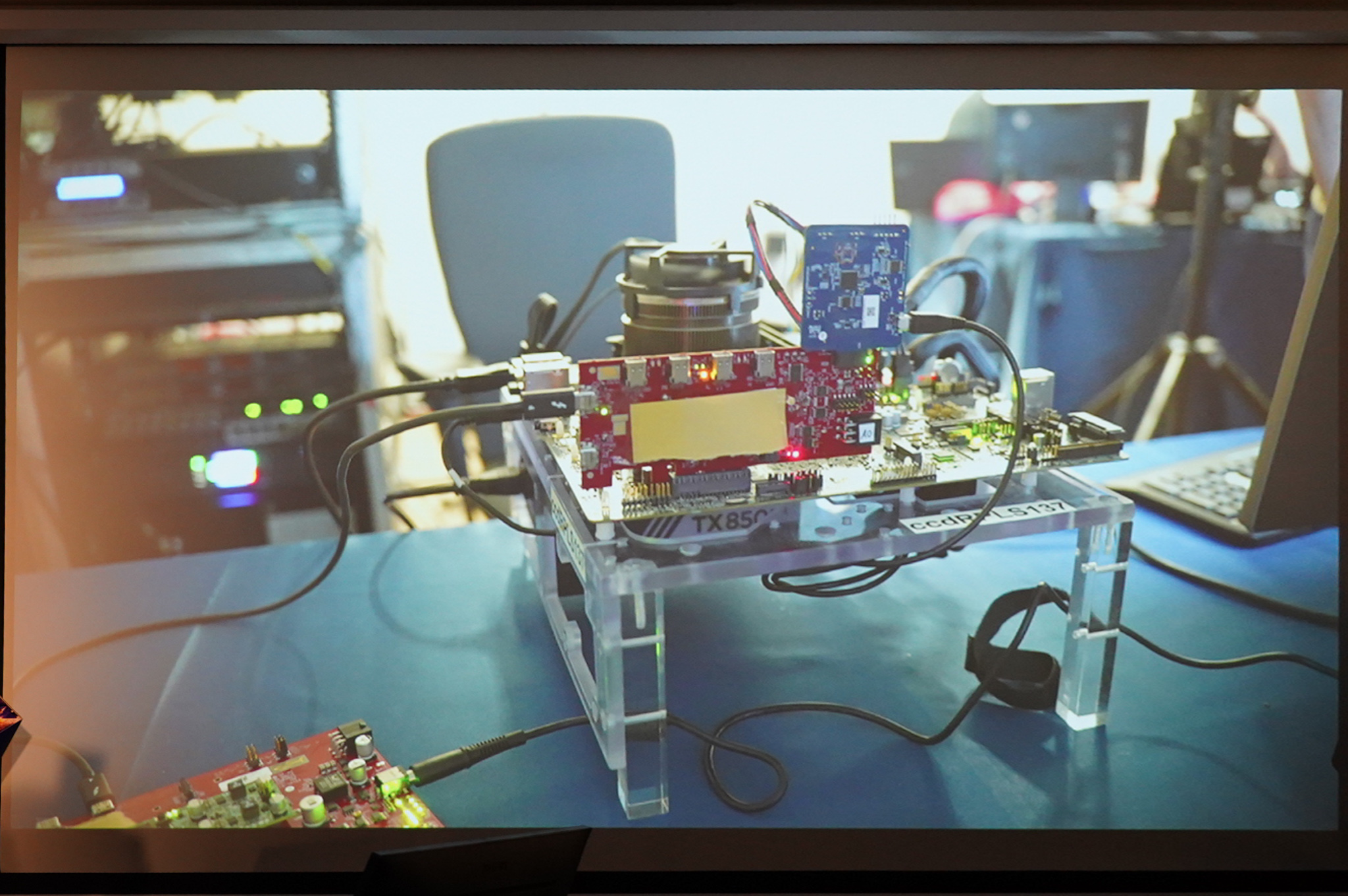 Intel、80Gbpsの次世代Thunderboltの実動デモ。USB4 Version 2.0と基礎