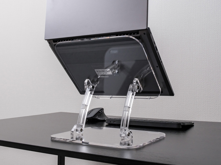 透明なアクリル製ノートPCスタンド、上海問屋から - PC Watch