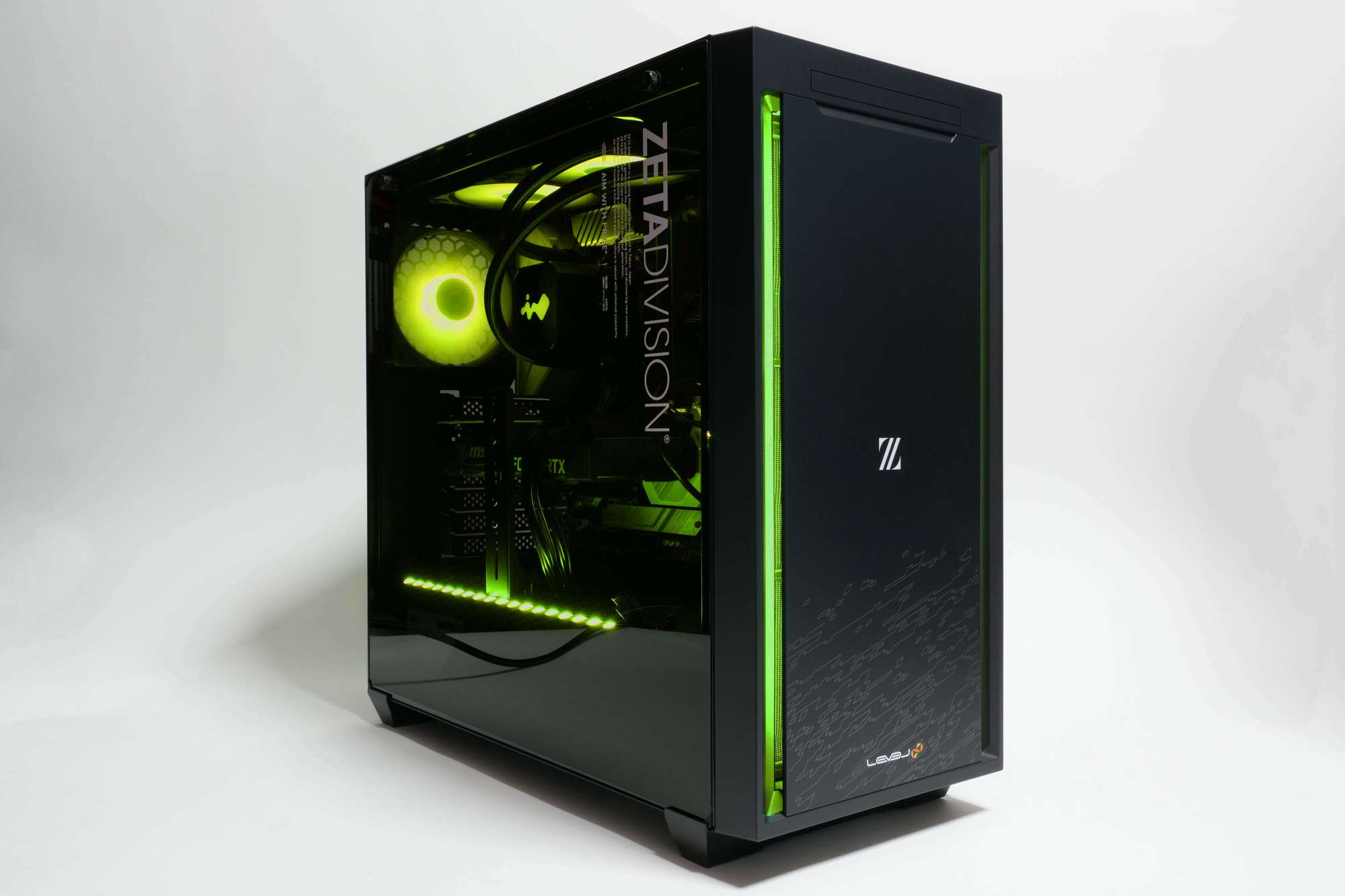 ZETA DIVISIONとLEVEL∞のコラボゲーミングPCが登場。その実力を