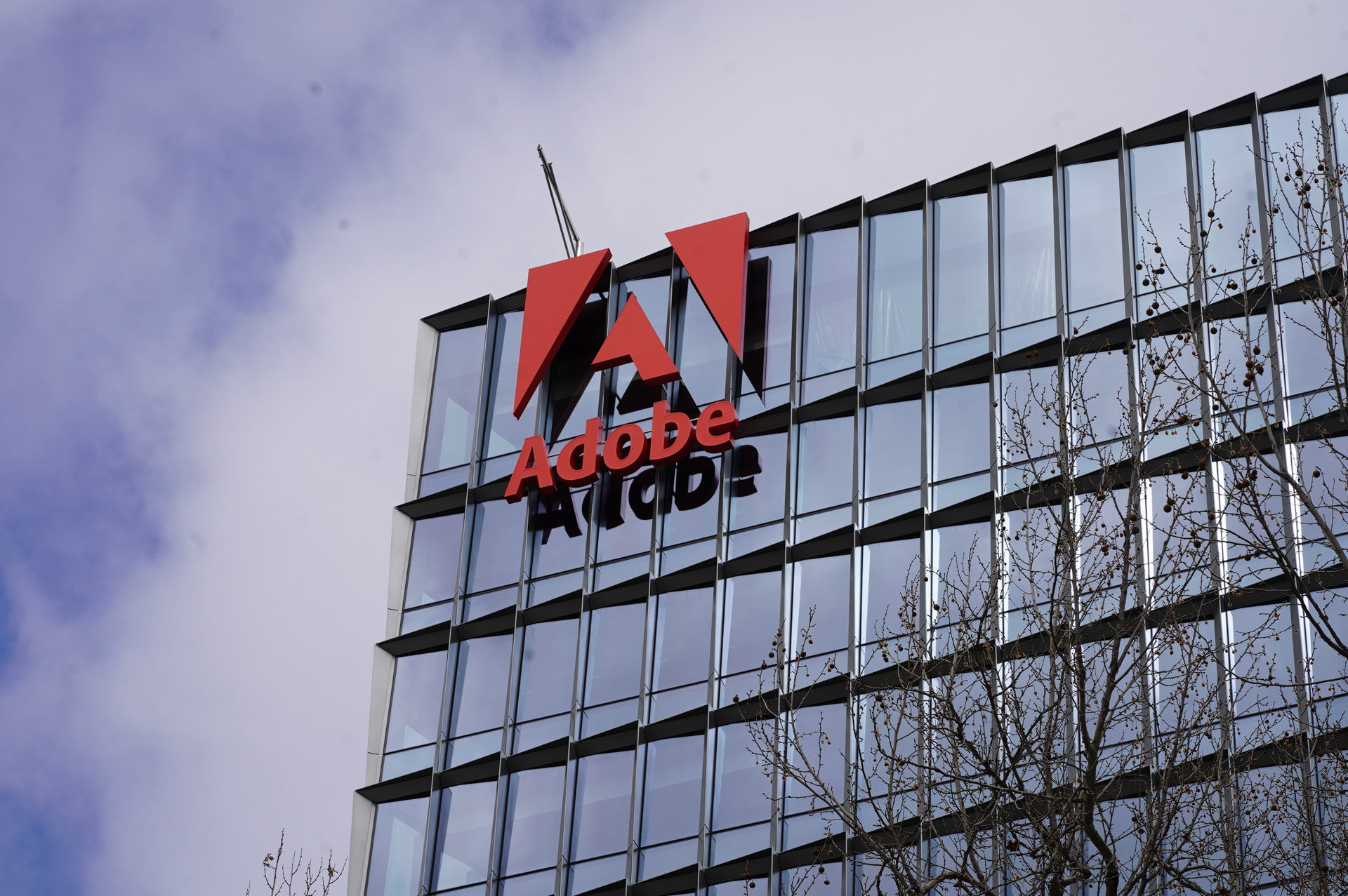 Adobe、創始者へのリスペクトで命名した新本社「ファウンダーズタワー」を初めて公開 PC Watch