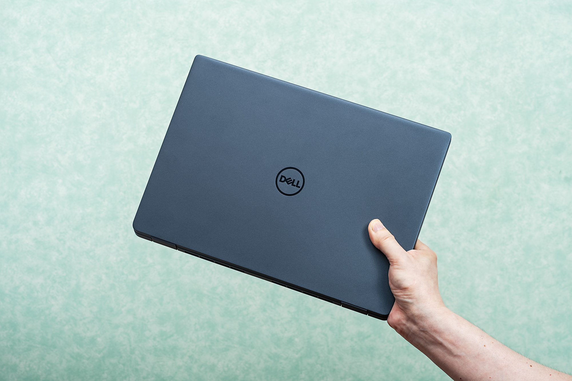 DELL ノートパソコン　メモリ16gb 容量2T 動画編集