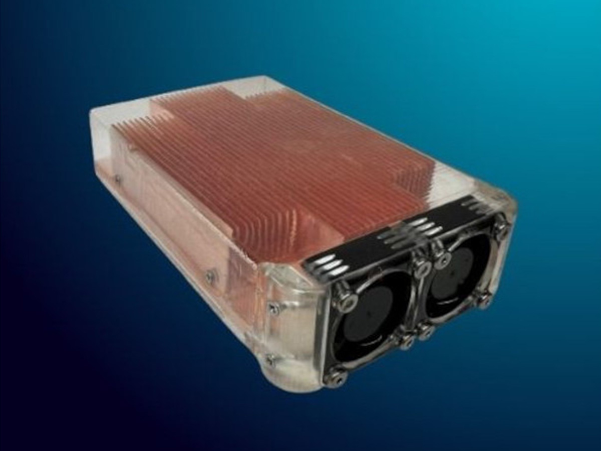 TDP 800WのXeonを冷やせる液浸冷却システム。1,000W超も対応可 - PC Watch