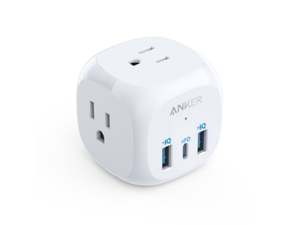 Anker、コンパクトながら6台同時充電が可能なUSB充電器付き電源タップ