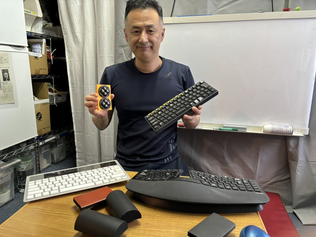 やじうまミニレビュー】から揚げ屋さんが本気で作ったアームレストを試してみた - PC Watch