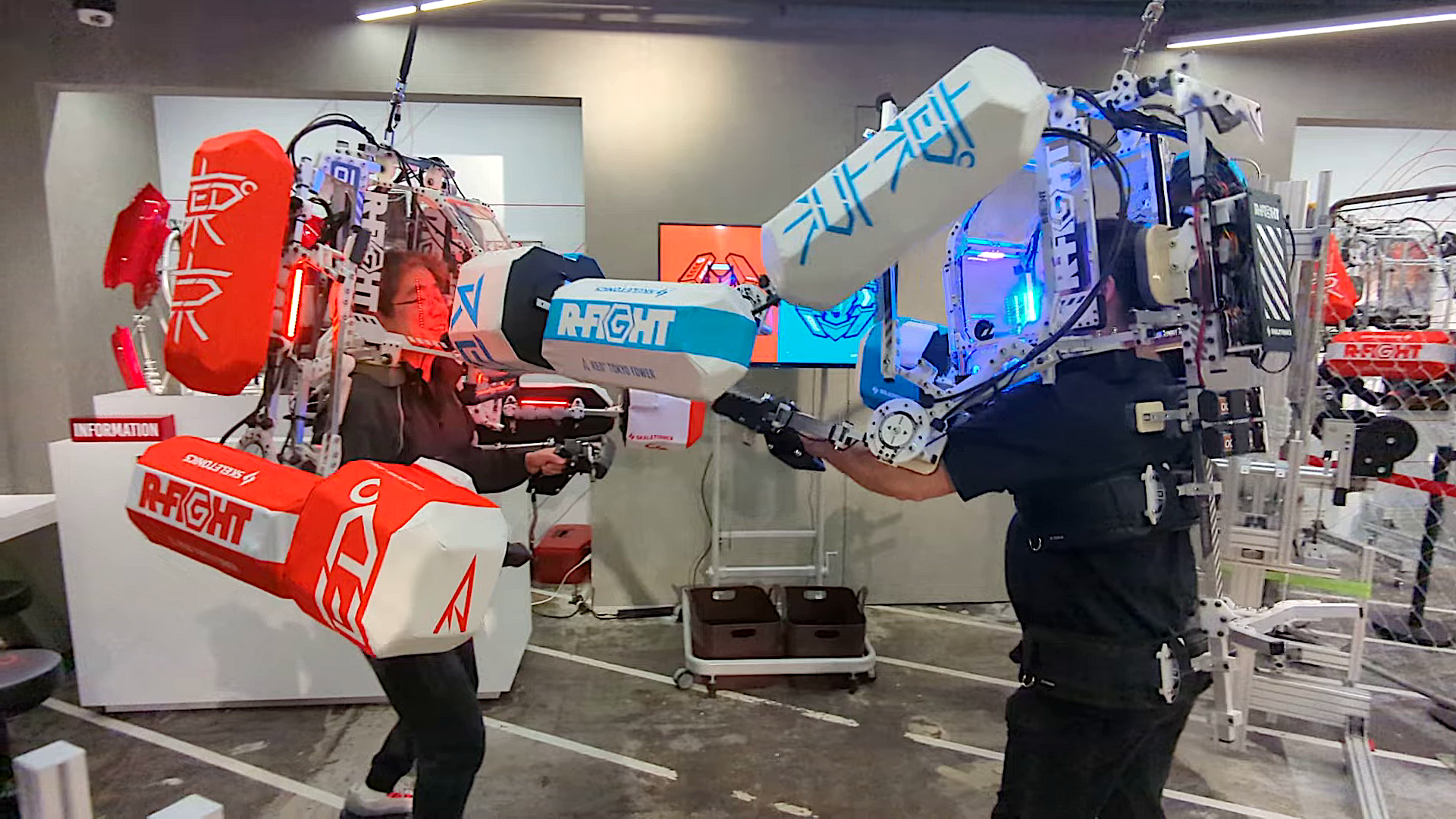 Combattez en combinaisons de robots ! L’attraction compétitive « RFIGHT » fait son apparition à la Tour de Tokyo « RED° TOKYO TOWER » – PC Watch