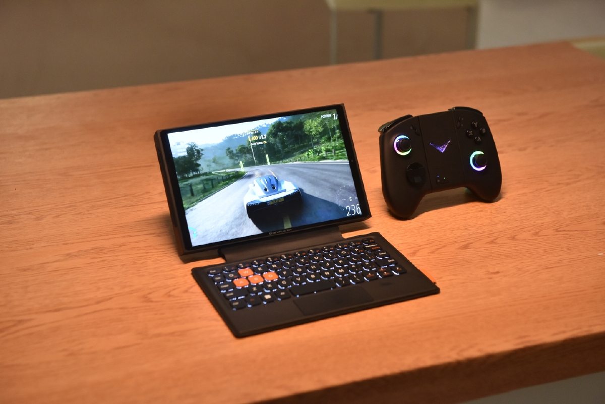 今度はRyzenで8.8型。「ONEXPLAYER X1 Mini」がクラファン開始 - PC Watch