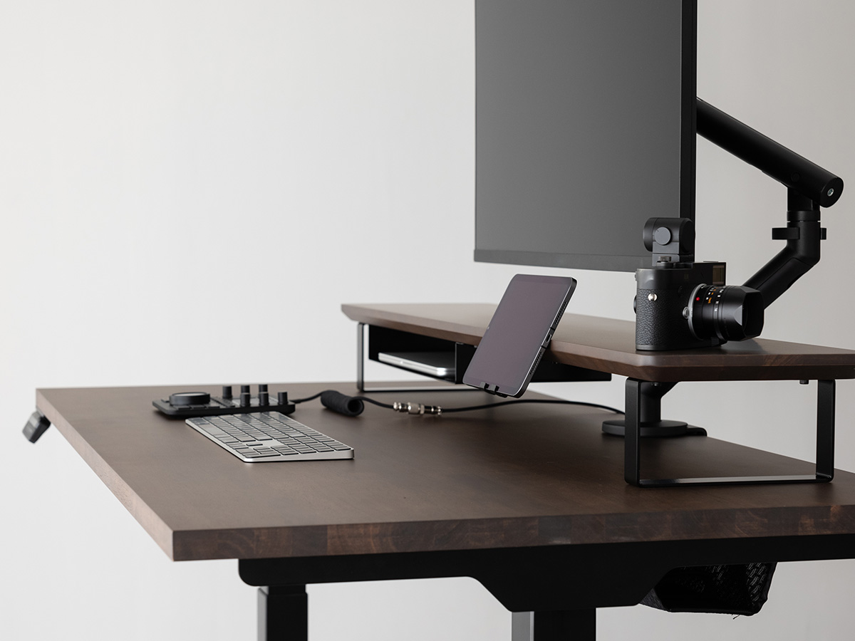 PREDUCTS、収納などをモジュールで追加できるデスクシェルフ