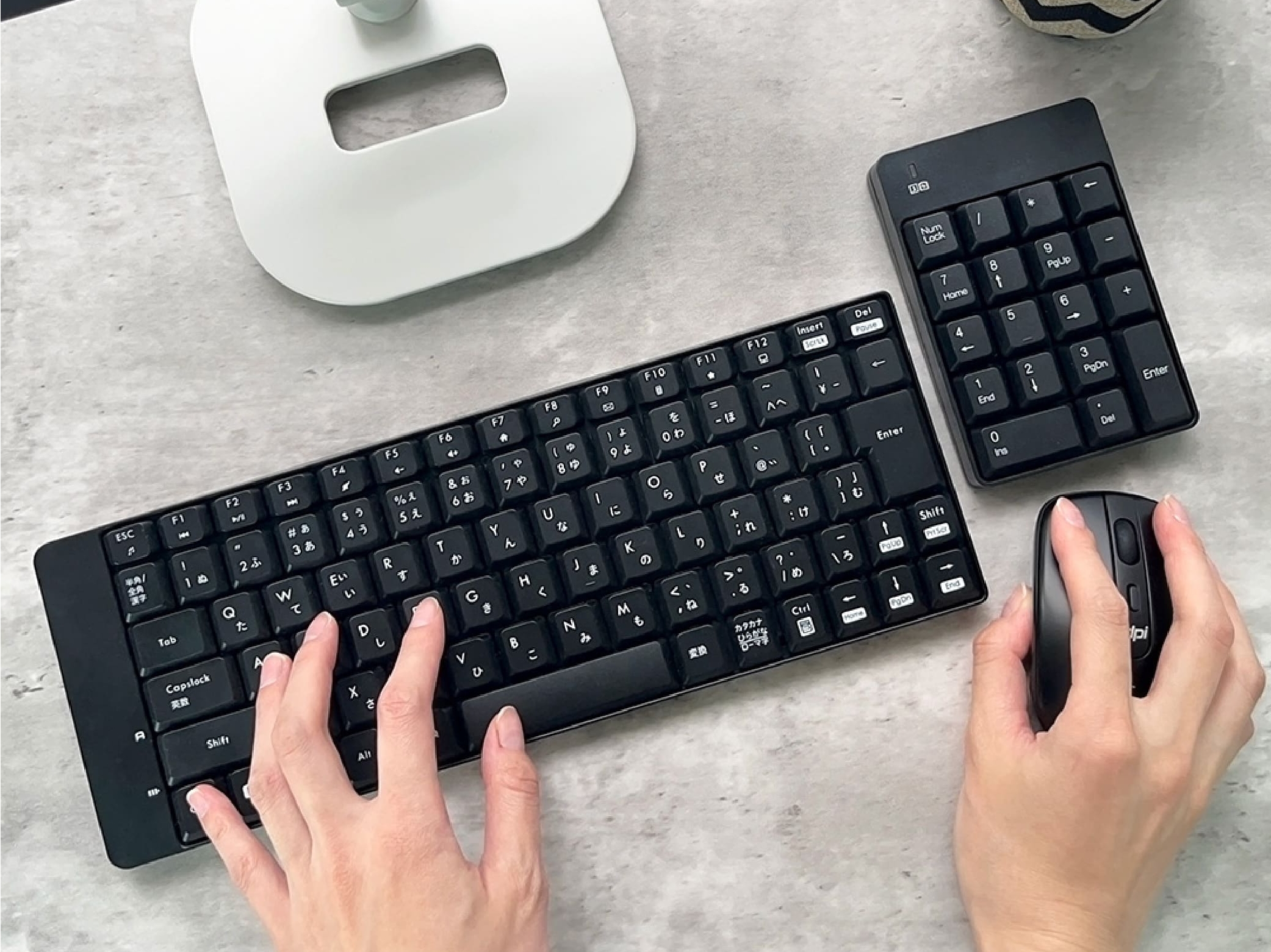 USBレシーバ1つでキーボード、マウス、テンキーをつなぐ