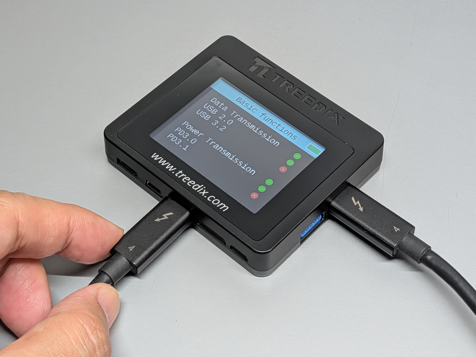 やじうまミニレビュー】見た目で区別できないUSBケーブルの仕様がたち