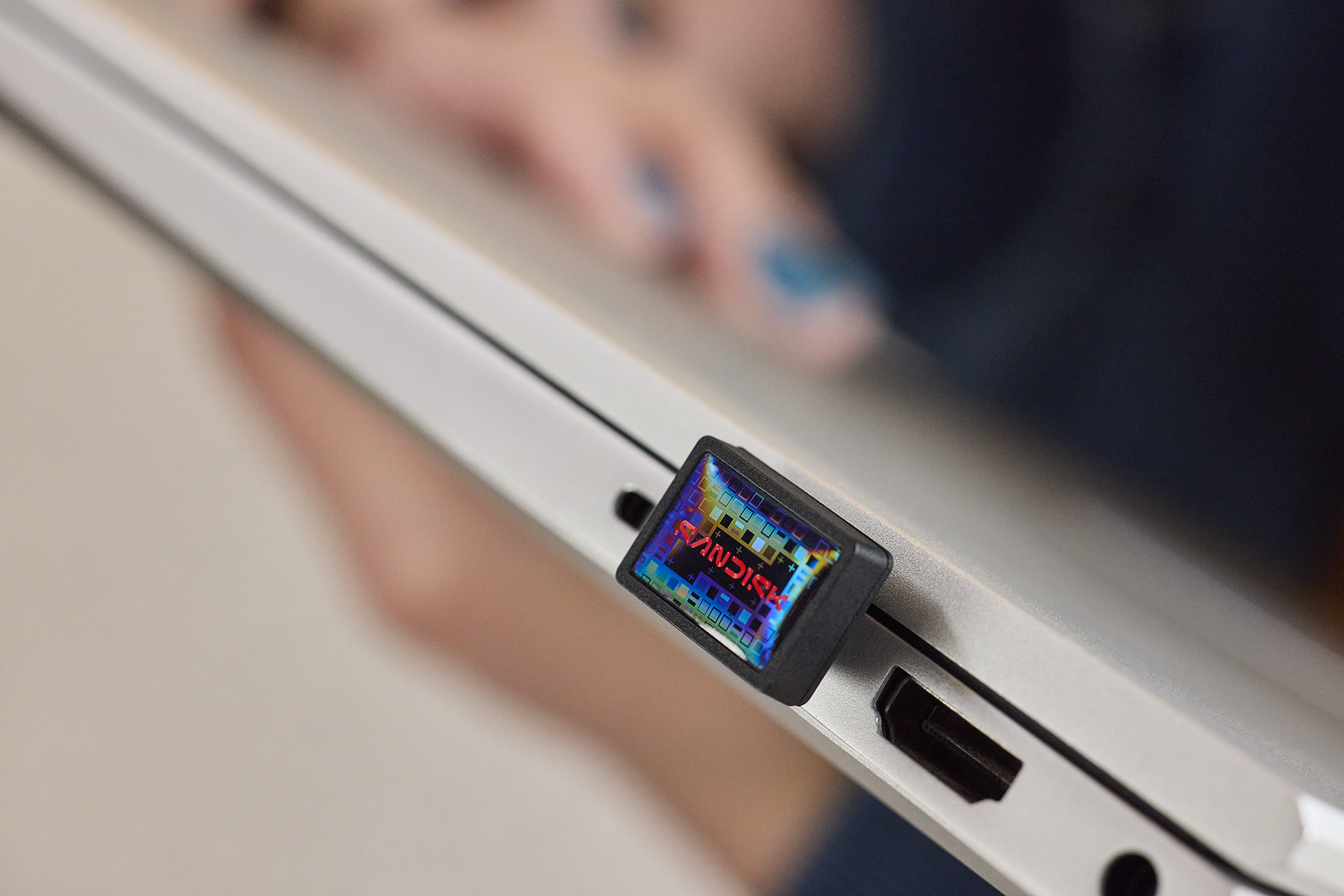 1TBの超小型USBメモリ。USB Type-C対応でサンディスクから