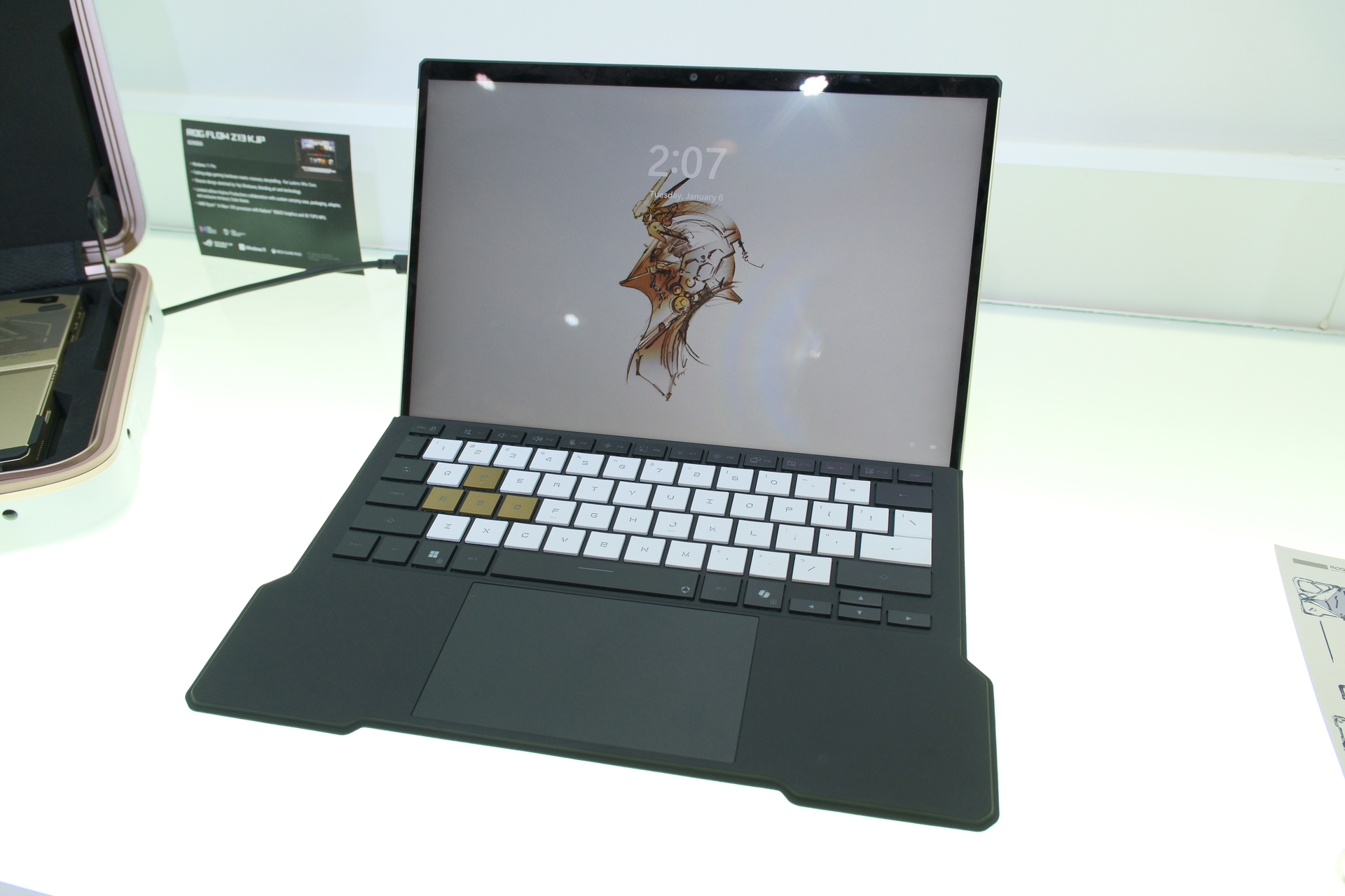 コジプロとコラボしたゲーミングタブレット登場。ROGブランド20周年記念モデル