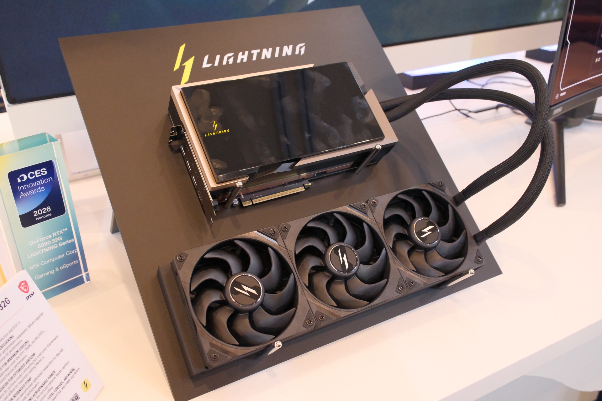 MSI、消費電力1,000Wの「GeForce RTX 5090 32G LIGHTNING Z」
