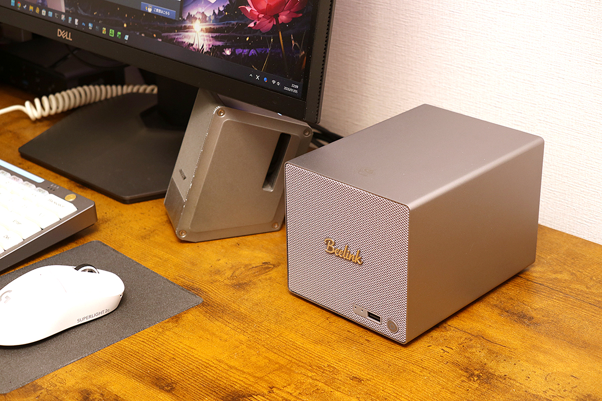 【Hothotレビュー】さらば業務用臭。デスク上に飾って愛でたいスタイリッシュNAS「ME Pro」