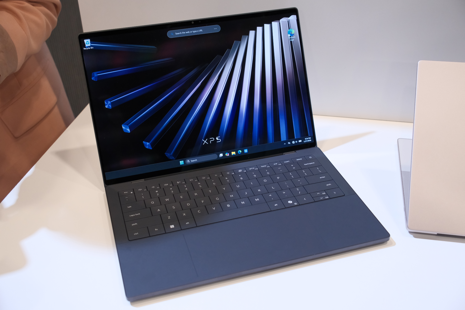 Core Ultraシリーズ3とともに帰ってきたXPS。物理ファンクションキーも復活